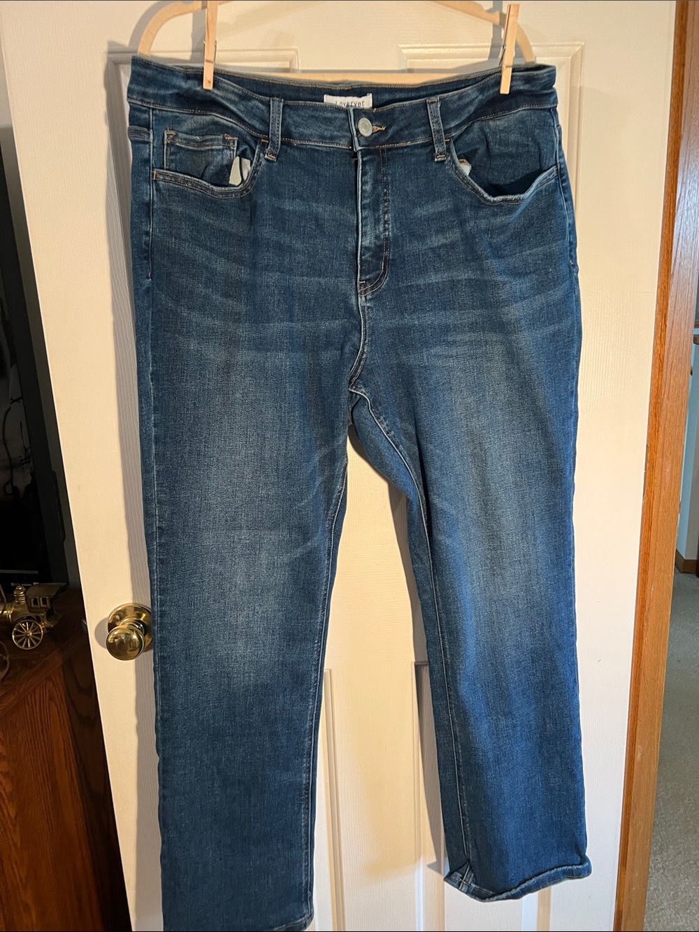 Women's Straight-Leg Blue Jeans - Classic Mid Wash